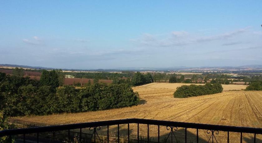 One Strathview B&B Forfar Exteriör bild